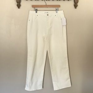 NEW REDY White Jeans.‎ Size 12